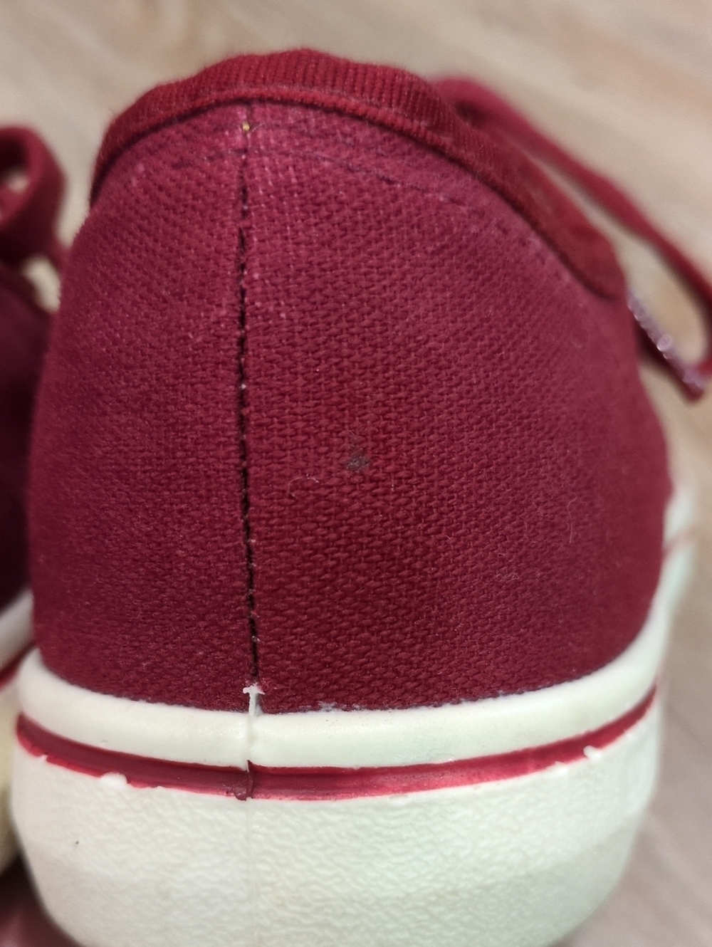 ❤️😎⚡️Keen Women's Canvas Lace-Up Sneaker in Burgundy/Maroon & Cream size 7❤️😎⚡ - Picture 5 of 10